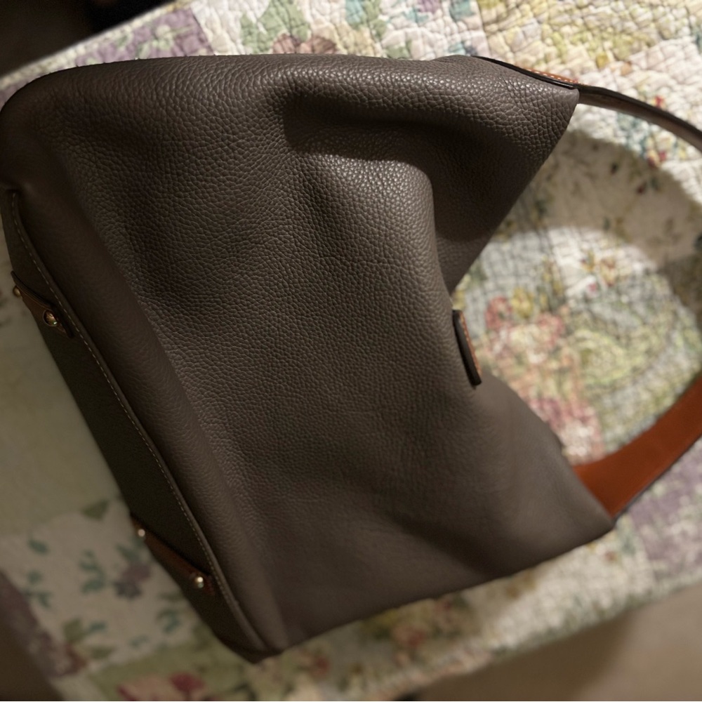 Brand new Dooney & Bourne handbag - Picture 3 of 6